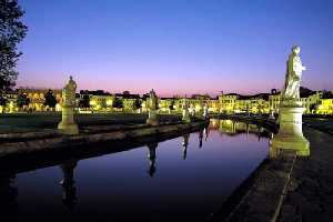 Ski Lodges, Mountain Refuges, Characteristic B&Bs and simply nice places to stay in Italy and the Italian Alps.